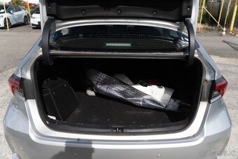 Toyota Corolla sedan 1.8 Hybrid CVT - SK Pôvod / 1.Majiteľ - 5