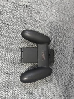 Nintendo Switch V2 - 5