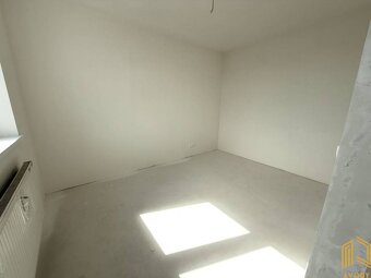 1 -IZB. BYT s BALKÓNOM (35m2), PARKING, SENICA, SADOVÁ UL. - 5