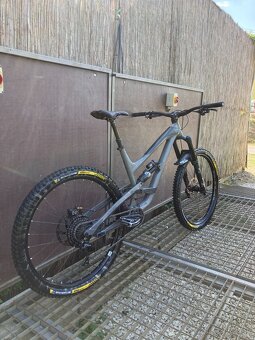 Celoodpružený bicykel YT CAPRA 29" - 5