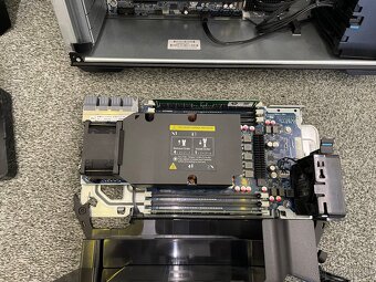 Počitač HP Z6 G4 - Intel Xeon - 40 jadier - 5