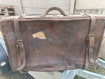 Cestovateľský kožený kufor. - 5