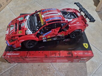 Lego Technic Ferrari 488 GTE - 5