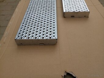 Schodiskový stupeň 800x270mm 40x2 typ OFF - 5