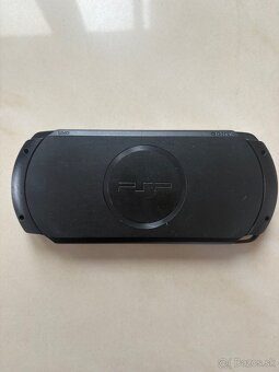 Playstation Portable (PSP) 1004-E Street + God Of War - 5