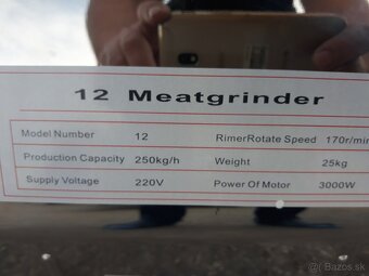 Predám elektrický mlynček na mäso profi 12 - 5