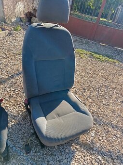 Autosedačka - 5
