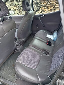 Mercedes A - 5