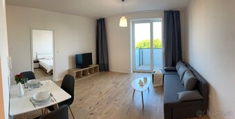 Prenájom 2i bytu na sídlisku West s vlastným parkovaním - 5