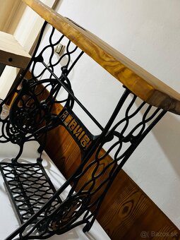 Singer starožitnostny stojan - 5