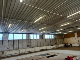 JAZERO - TEPLÁRENSKA - SKLADOVÁ HALA 450 M2 + 80 M2 SUTERÉN  - 5