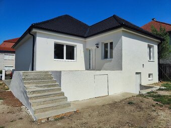 Na predaj kompletne zrekonštruovaný rodinný dom – Bušince (o - 5