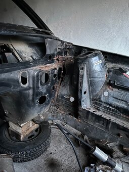 Predám BMW e30 - 5