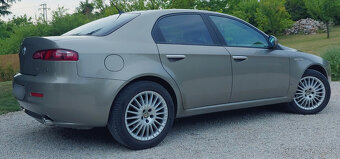 Alfa Romeo 159 2.4 JTDm - 5