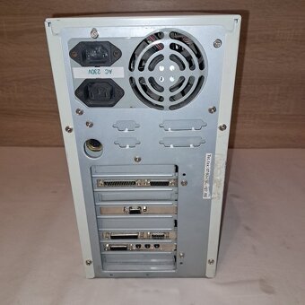 stary pocitac AMD 486dx4 100 - 5