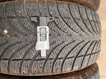 235/45R18 BF Goodrich zimne - 5