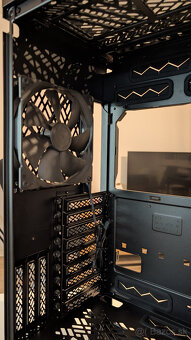 Predám Fractal Design Define 7 XL Solid - záruka 17 mes. - 5