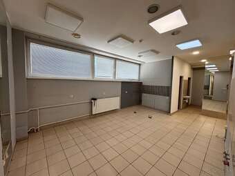 Prenájom obchodného priestoru v OD Prior v širšom centre PP - 5