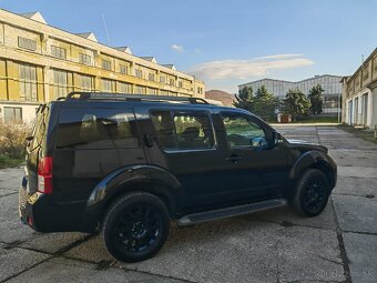Nissan Pathfinder - 5