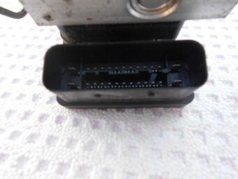 ABS KOCKA na Suzuki SWIFT 1.3 4x4 63J3 - 5