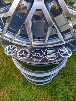 R18 5x112 8J ET45 VW Group - 5