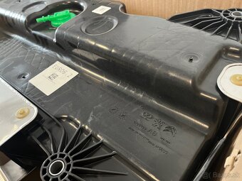 Nová originálna nádrž AdBlue (nádrž močoviny) – OEM č. 98247 - 5