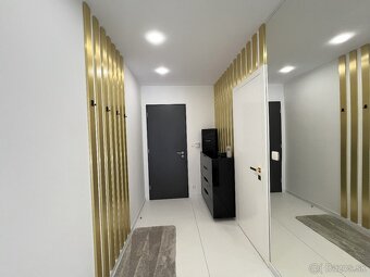 NA PREDAJ LUXUSNE ZARIADENÝ PRIESTRANNÝ BYT - 5