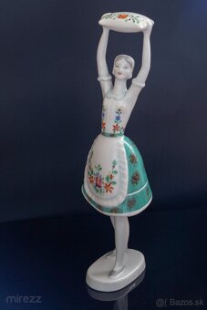 Porcelánová figúrka Hollohaza - Dievča s vankúšom - 5