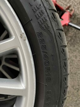 Volkswagen Golf 4 R32 5x100 R18 225/40 R18 - 5