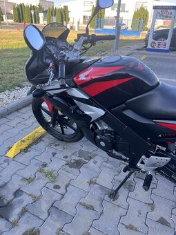 Honda cbr125r - 5