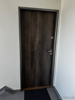 Na prenájom priestranný 3 - izb. byt - 80m² byt s balkónom v - 5