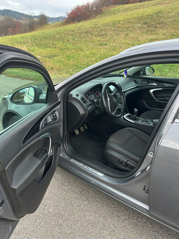 Opel Insignia Sports Tourer SW - 5