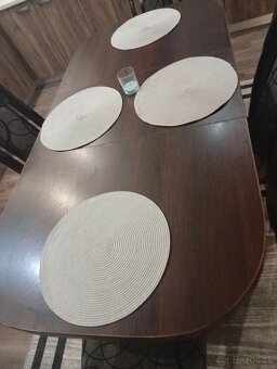 Stôl a stoličky - 5