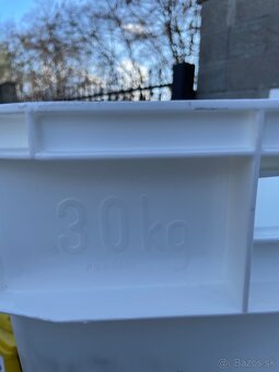 Prepravka 30kg stohovatelná, hrubý plast - 5
