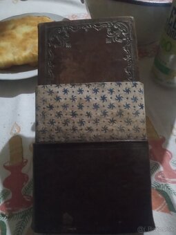 Staré knihy. - 5