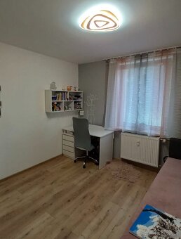 Ponúkam na predaj 3-izbový byt v centre mesta Krompachy - 5
