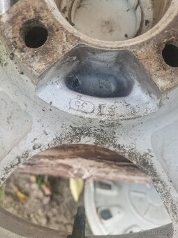 Predám hlinikové disky R15" v originálnom stave, nestriekan - 5