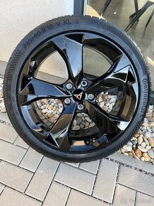 Cupra Leon zimne komplety - 5