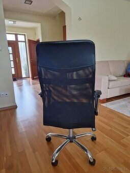 Malo pouzivana kancelarska stolicka. - 5