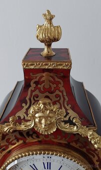 Hodiny Boulle s originálnou podstavou. - 5