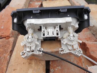 ovládač kúrenia na suzuki swift 1.3 - 5