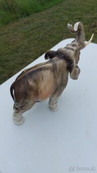 Velky mohutný slon RD - 5