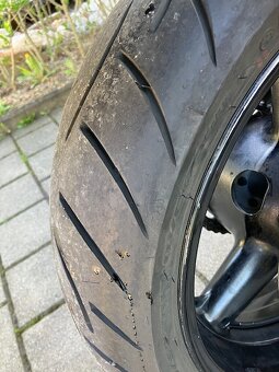 Suzuki GSX 1400 - 5