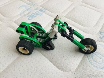 Lego 31021, 70629, 8236. - 5