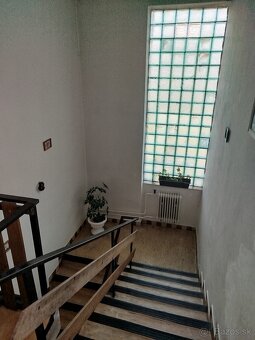 Rodinný dom s veľkým pozemkom v Oškerde, KNM - 5
