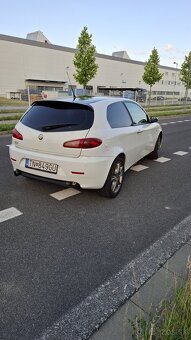 Alfa romeo 147 - 5