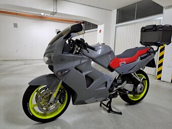 Honda vfr800fi - 5