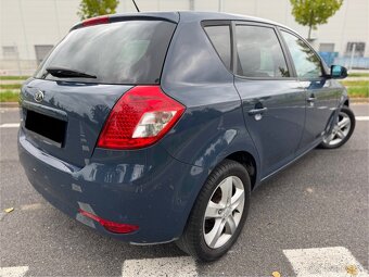 Kia Ceed 1.4 16V Exclusive Nová STK - 5