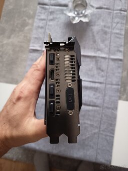 ASUS ROG STRIX GAMING GeForce GTX 1070Ti - 5