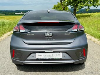 Hyundai IONIQ,38,3 kWh,SoH 100%,TČ,BlueLink, sDPH 17 960,- - 5